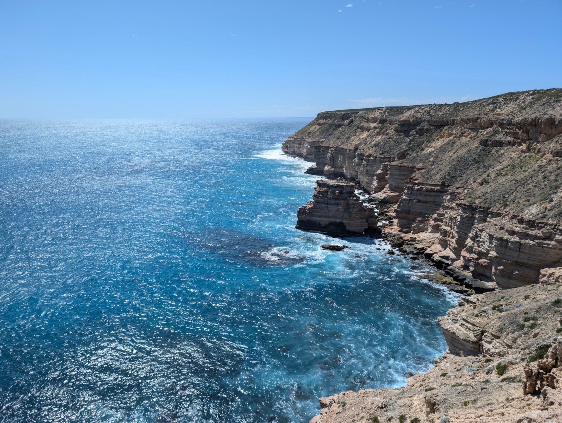 Coastal cliffs dropping to the ocean at Kalbarri